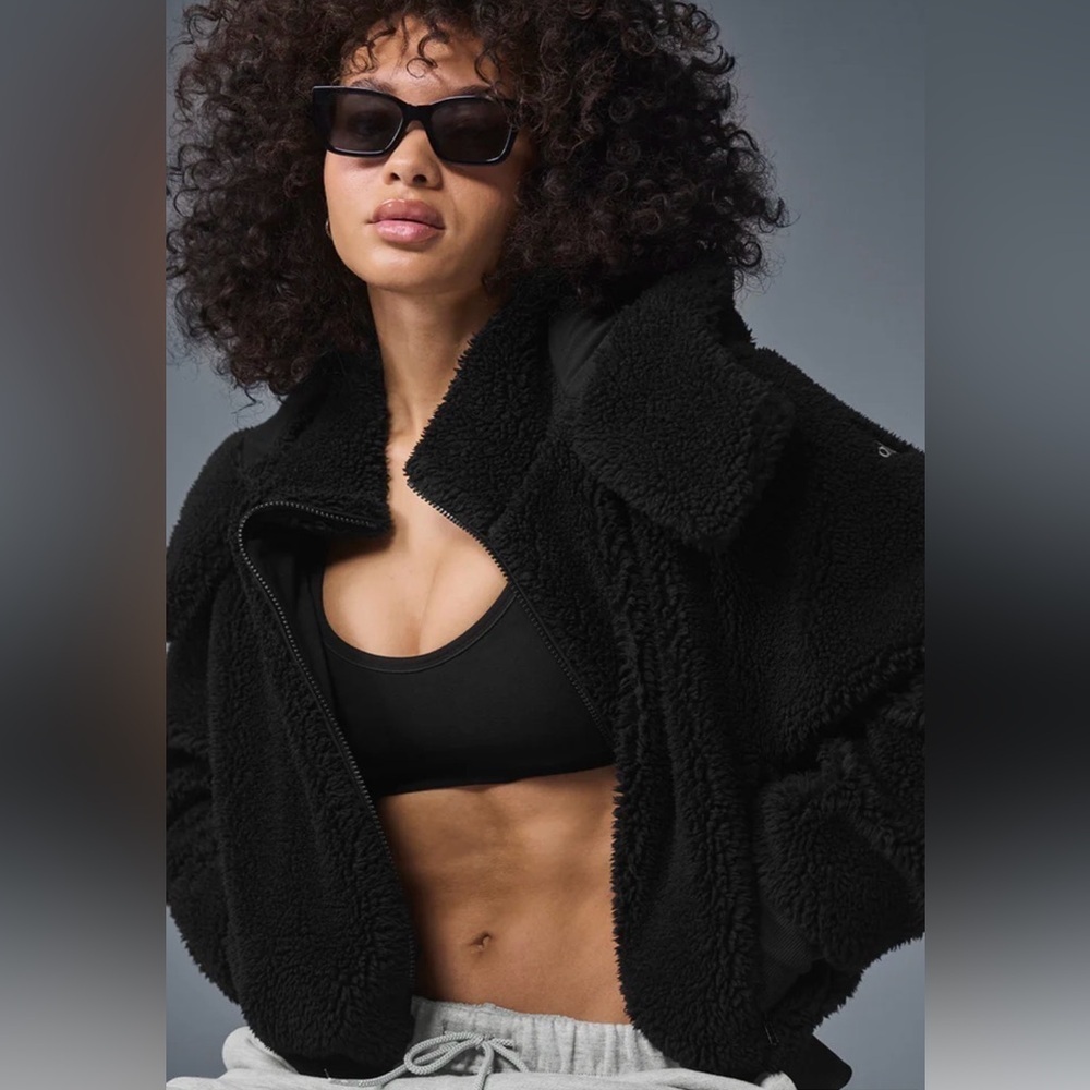 Women's Cozy Black Teddy Jacket Cropped w/ Thumb Holes Women’s Large
